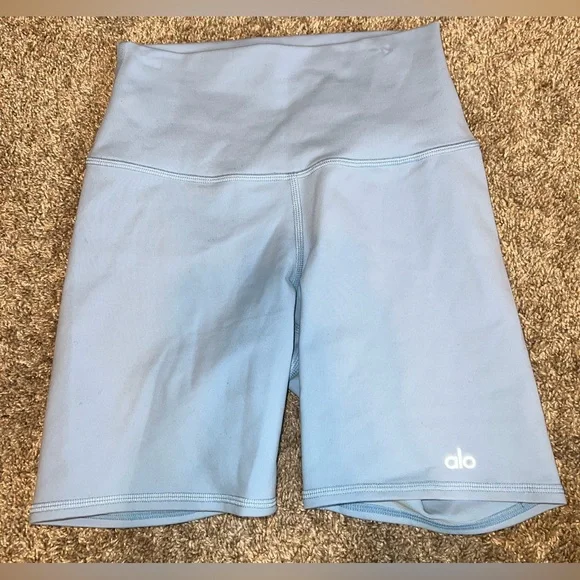 NWOT Alo Yoga Airbrush High-Waist Biker Short Blue Skies Size XXS